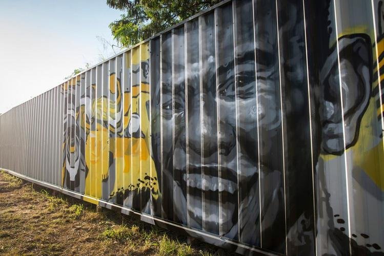 Grafites da Arena MRV ganham cores