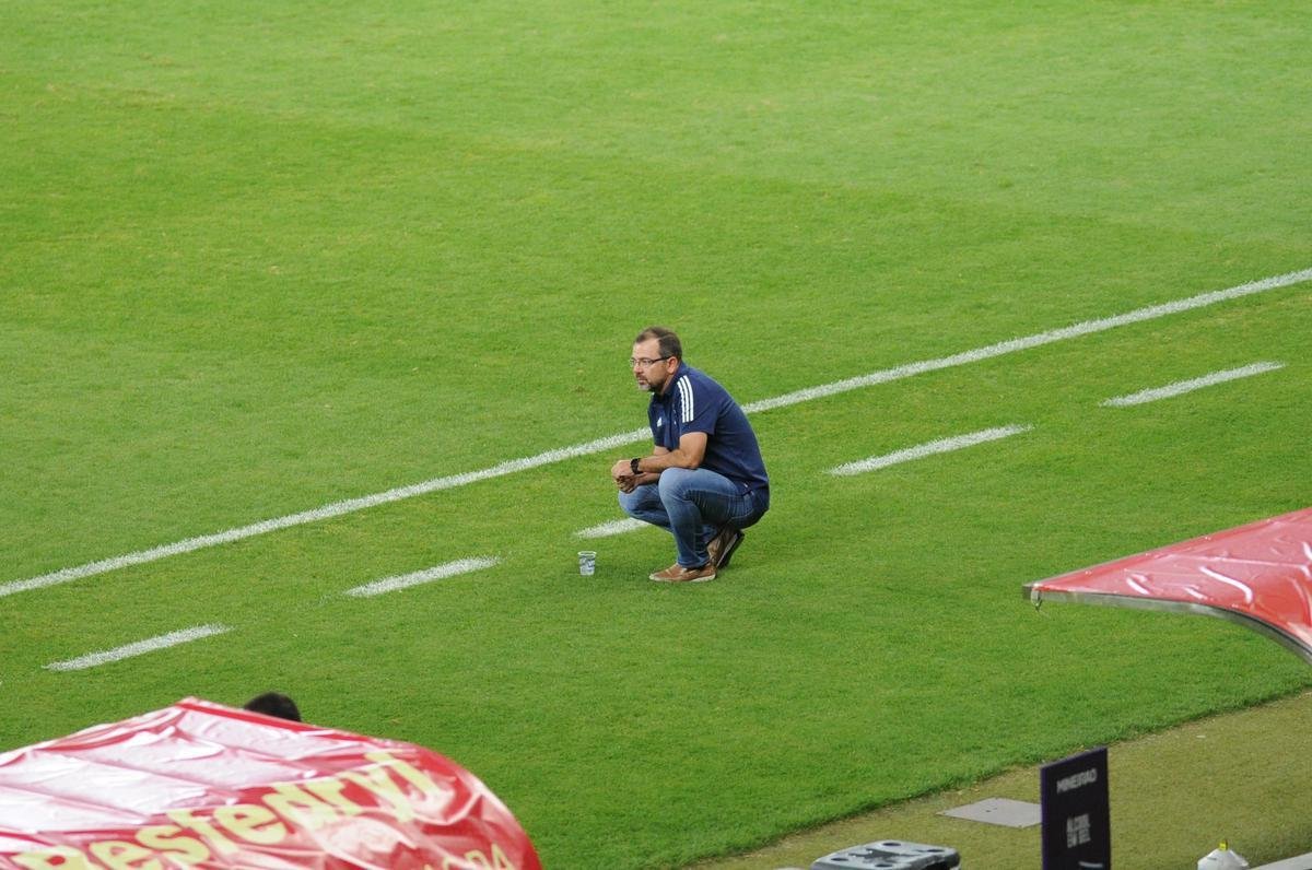 Fotos do duelo entre Cruzeiro e Chapecoense, no Mineiro, pela quarta rodada da Srie B
