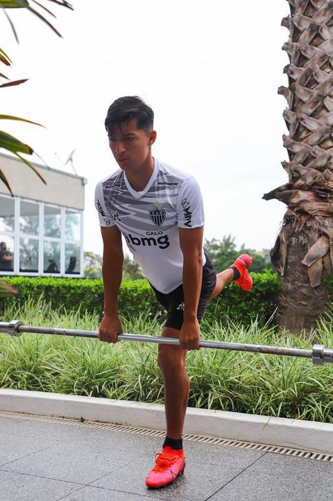 Fotos do primeiro treino de Hulk no Atlitco