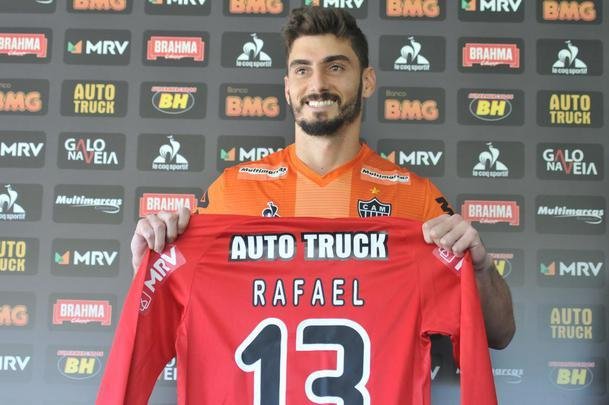 Goleiro Rafael, ex-Cruzeiro, foi apresentado como reforo do Atltico na Cidade do Galo. 
