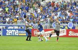 Imagens do jogo de ida da final do Mineiro, entre Cruzeiro e Atltico, no Mineiro