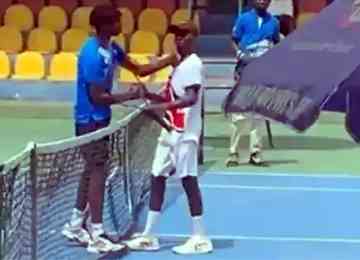 Michael Kouame se desculpou pela agressão ao ganês Raphael Nii Ankrah, que o venceu em torneio da ITF Juniors 