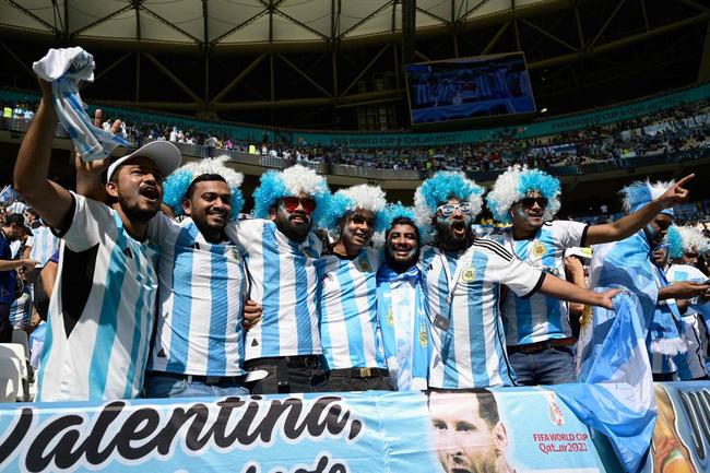 Imagens das torcidas de Argentina e Arábia Saudita na partida pelo Grupo C da Copa do Mundo do Catar