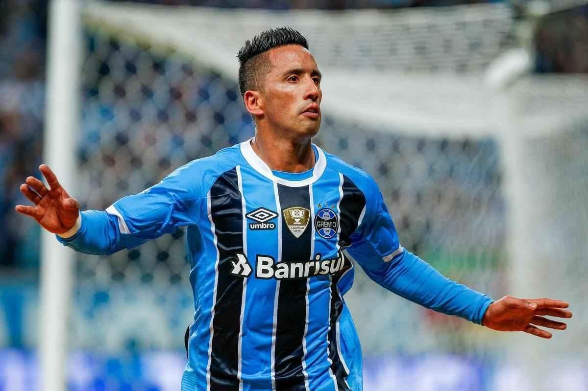 Grmio foi superior no primeiro tempo e abriu o placar aos 45 minutos, com Barrios