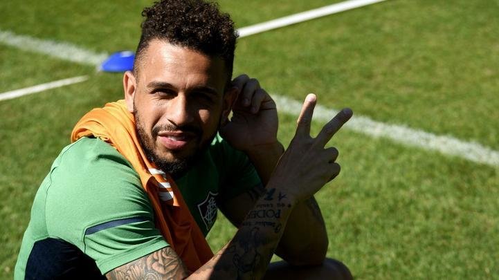 Xodó da torcida do Fluminense e recém-contratado, Wellington Nem dificilmente deixaria o Rio de Janeiro neste momento, embora tenha condições para isso. O atacante tem três jogos na Série A