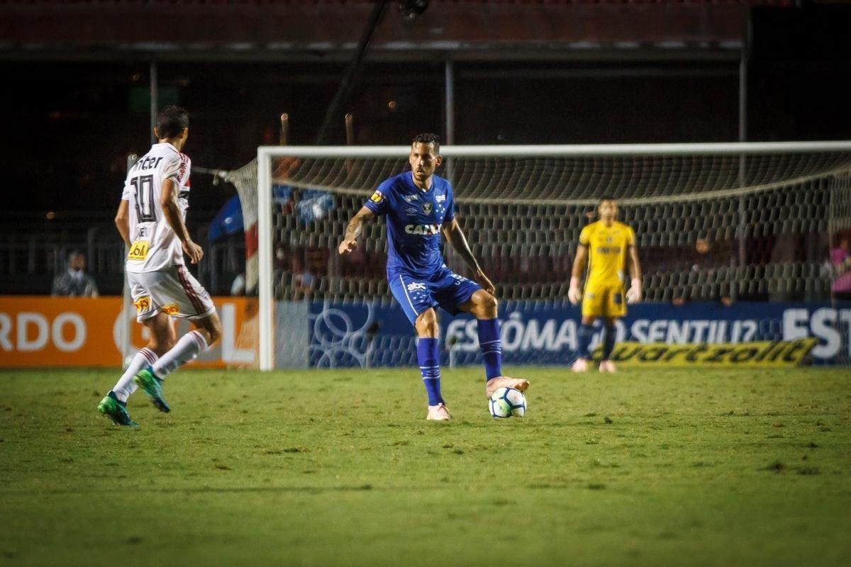 Cruzeiro foi derrotado pelo So Paulo por 1 a 0, neste domingo, no Morumbi, pela 35 rodada do Brasileiro