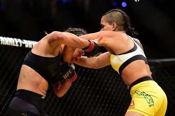 Fotos da grande vitória de Amanda Nunes pelo cinturão do UFC