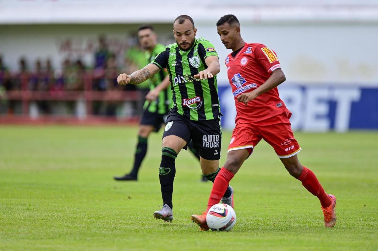 Jogo foi disputado com muito calor, em Nova Lima, na manh deste sbado 