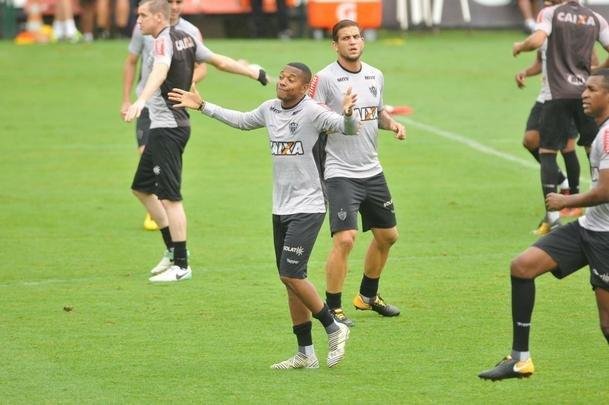 O elenco do Atltico treinou nesta quinta-feira de olho no jogo contra o Corinthians, neste domingo