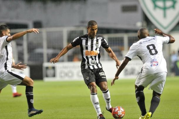 Em noite chuvosa no Independncia, reservas do Atltico batem o Tupi por 2 a 0