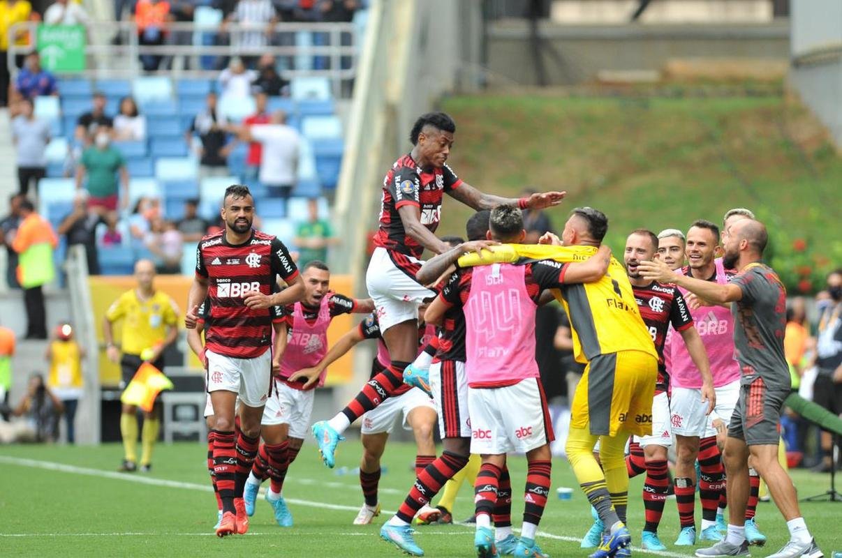 Fotos do empate por 2 a 2 entre Atltico e Flamengo na final da Supercopa do Brasil, na Arena Pantanal, em Cuiab