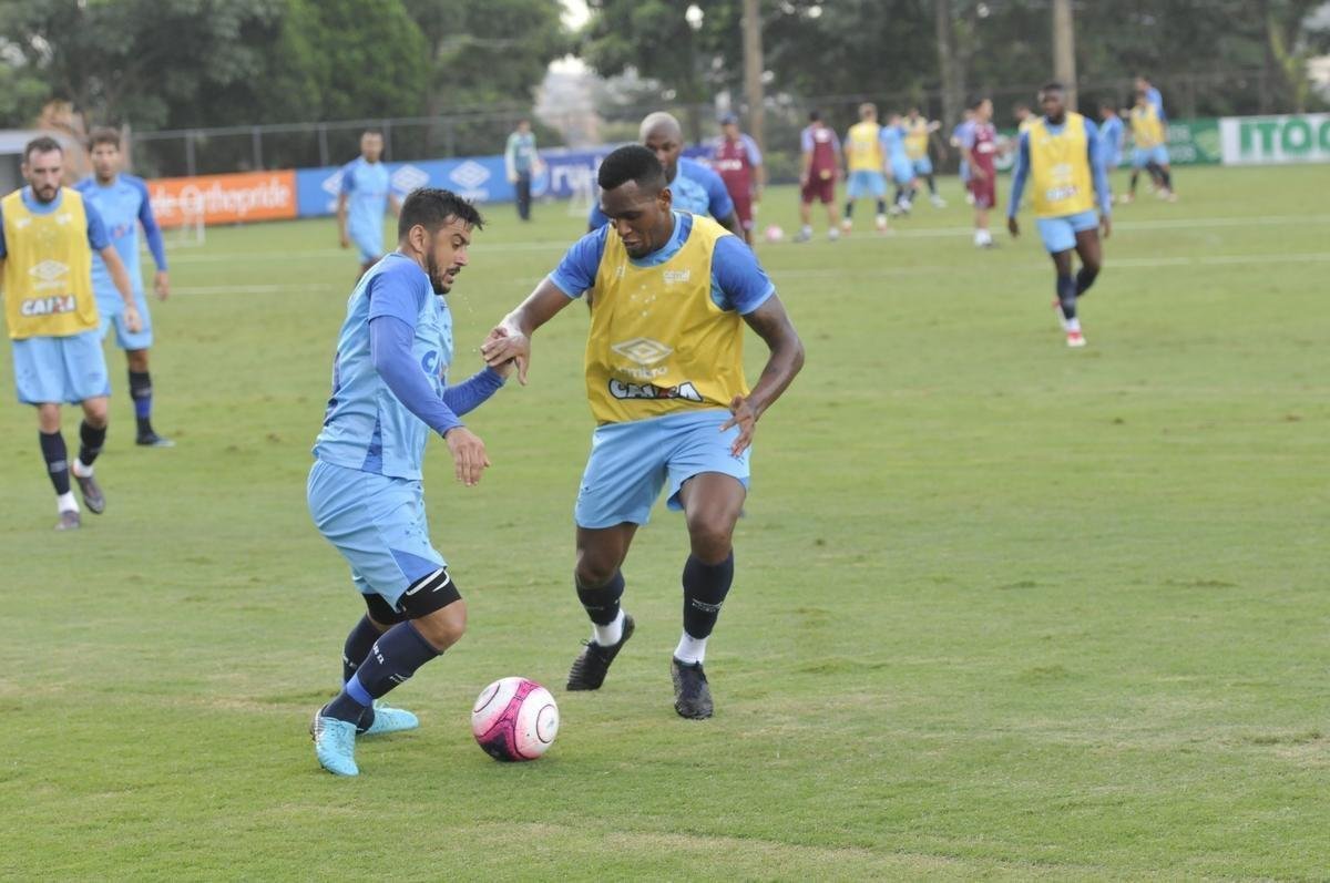 Imagens do treino do Cruzeiro nesta quarta-feira (14), antes do duelo contra o Patrocinense
