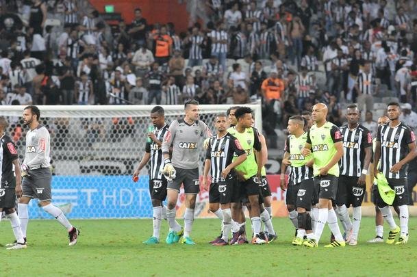 Everton marcou o terceiro gol do Grmio no Mineiro e fechou vitria por 3 a 1 na deciso da Copa do Brasil