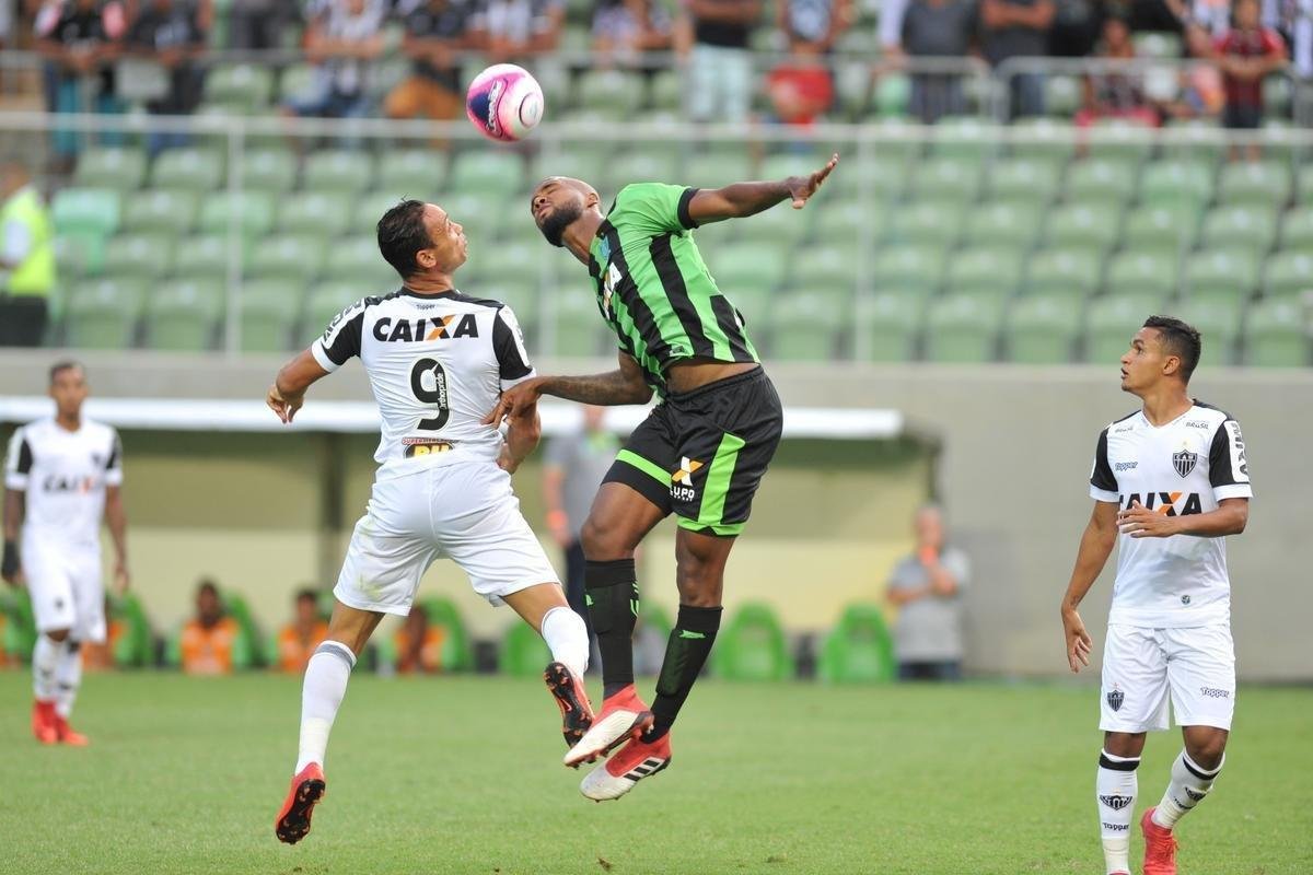 Depois de lances polmicos, Atltico confirmou vitria com gols de Rger Guedes e Ricardo Oliveira