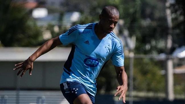 Pedro, zagueiro do Cruzeiro