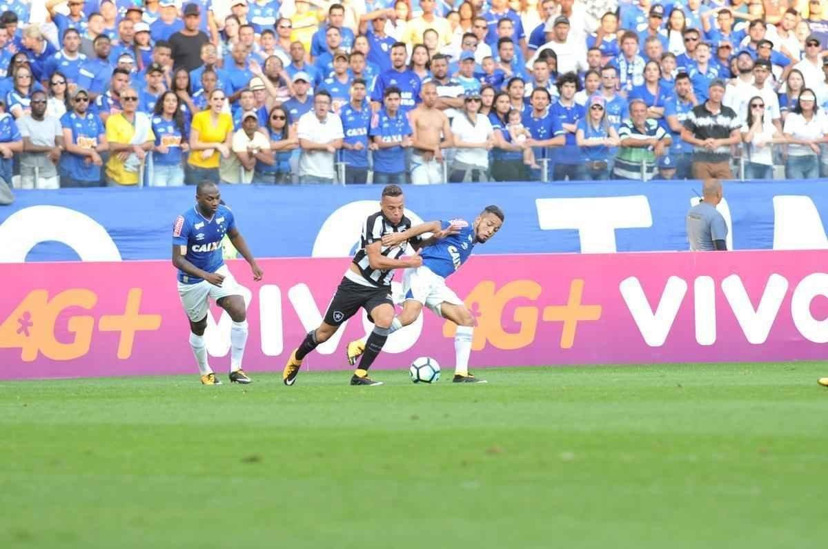Imagens do jogo entre Cruzeiro e Botafogo, pela 19 rodada do Brasileiro, no Mineiro