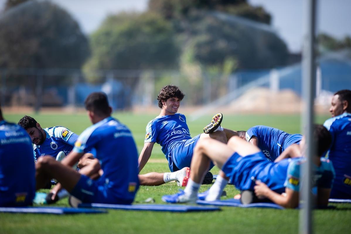 Fotos do treino do Cruzeiro desta sexta-feira, na Toca da Raposa II. Rogrio Ceni monta equipe para jogo deste sbado, s 19h, no Allianz Parque, contra o Palmeiras, pelo Campeonato Brasileiro.