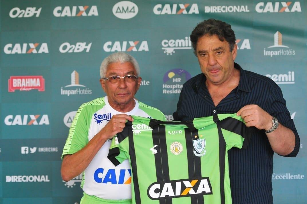 Tcnico Givanildo Oliveira foi apresentado no CT Lanna Drumond pelo presidente Marcus Salum e comandou seu primeiro treino visando ao jogo de quinta-feira, contra o Internacional, em Porto Alegre