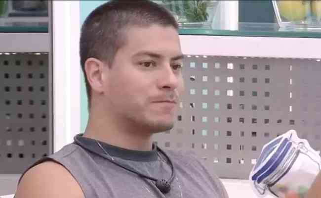 Arthur Aguiar é o líder da semana no reality Big Brother Brasil