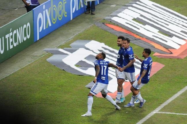 Fotos do jogo entre Cruzeiro e CRB, no Mineiro, em Belo Horizonte, pela 11 rodada da Srie B do Brasileiro