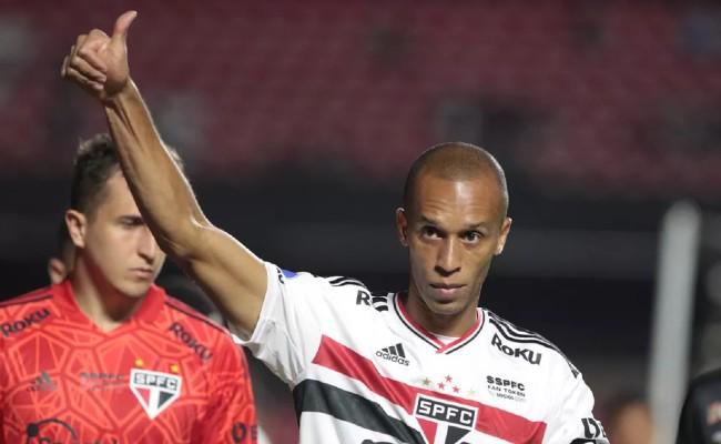 Ex-zagueiro do São Paulo, Miranda anuncia aposentadoria aos 38 anos