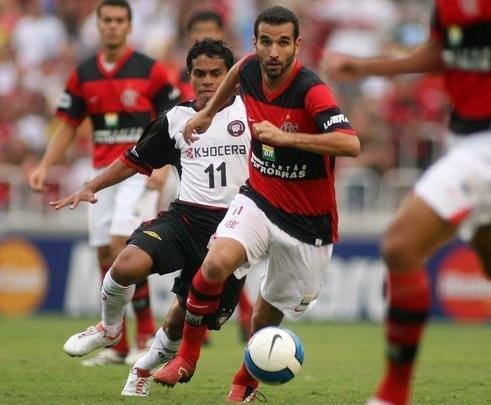 Meia Lo Medeiros (Cruzeiro: 2001 / Flamengo: 2006-2008, 2010)