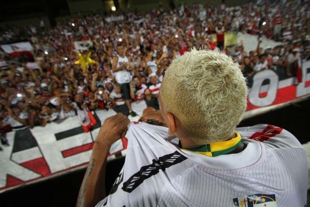 Flvio Caa-Rato marcou outro gol na Srie C de 2014. Foi na final contra o Sampaio Corra e abriu o caminho para o ttulo indito para o Tricolor do Arruda. 
