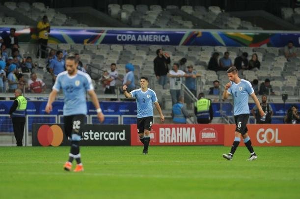Fotos de Uruguai x Equador, no Mineiro