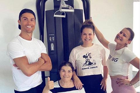 Cristiano Ronaldo comemora alta m