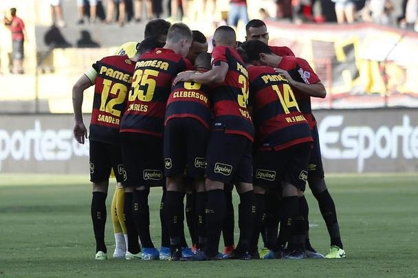 Sport recebe, na tarde deste domingo, confronto diante da equipe do Vila Nova. Jogo pode concretizar o Leão na Série A do próximo ano