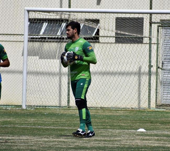Dos dias 26 a 28 de janeiro, o Amrica realizou atividades totalmente voltadas ao confronto contra o Ava, pela 38 rodada da Srie B do Campeonato Brasileiro. Nesta sexta-feira (29), s 21h30, Coelho e Leo da Ilha se enfrentam no Independncia, em Belo Horizonte. A partida pode selar um indito tricampeonato do Amrica, que se isolaria como maior vencedor da competio. Alm disso, o elenco almeja a conquista para coroar uma temporada histrica, em que o clube foi semifinalista da Copa do Brasil.