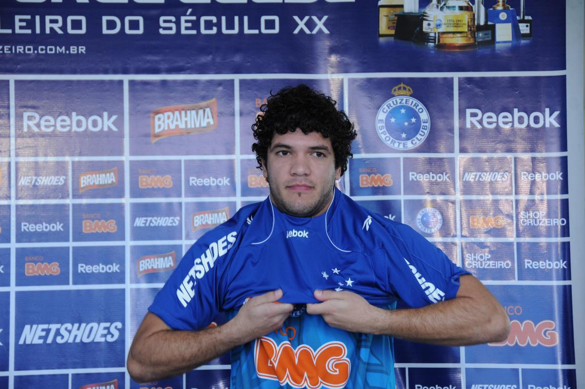 Ortigoza (atacante) - vindo do Ulsan Hyundai, da Coreia do Sul, o paraguaio não conseguiu reprisar as boas atuações que teve no Palmeiras, mas foi útil em algumas partidas. Em 34 jogos em 2011, marcou cinco gols.