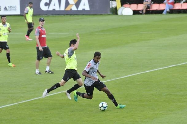 Com Fred em campo, jogadores do Atltico se reapresentaram na tarde desta segunda-feira