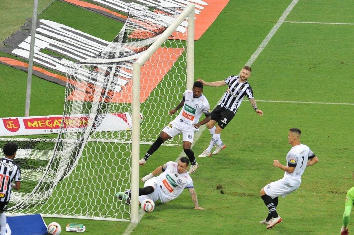 O Atltico recebeu o Athletic nesta tera-feira (15), no Mineiro, em Belo Horizonte. A partida, vlida pela 7 rodada do Campeonato Mineiro de 2022, marcou o centsimo jogo do goleiro Everson com a camisa do Galo.