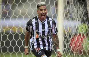 Fotos do gol de placa de Zaracho sobre o River Plate no Mineiro