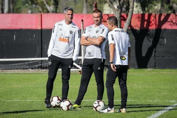 Nesta quarta-feira, Atlético treinou no centro de treinamento do Newell's Old Boys, em Rosário, visando à partida de ida da semifinal da Copa Sul-Americana, diante do Colón. O duelo será nesta quinta-feira, às 21h30, em Santa Fé, na Argentina.