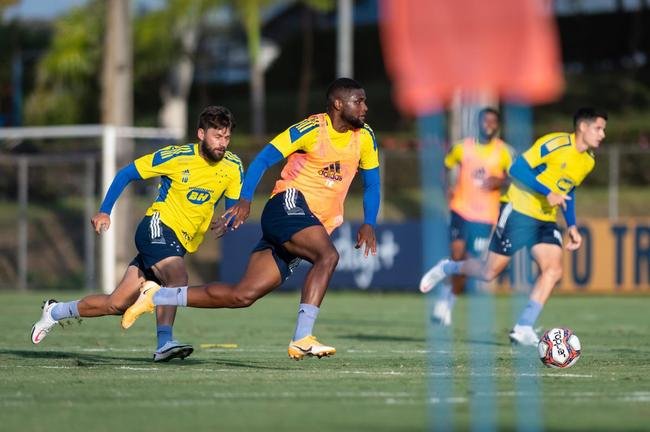 Fotos do treino do Cruzeiro nesta quinta-feira (6/5), na Toca da Raposa II