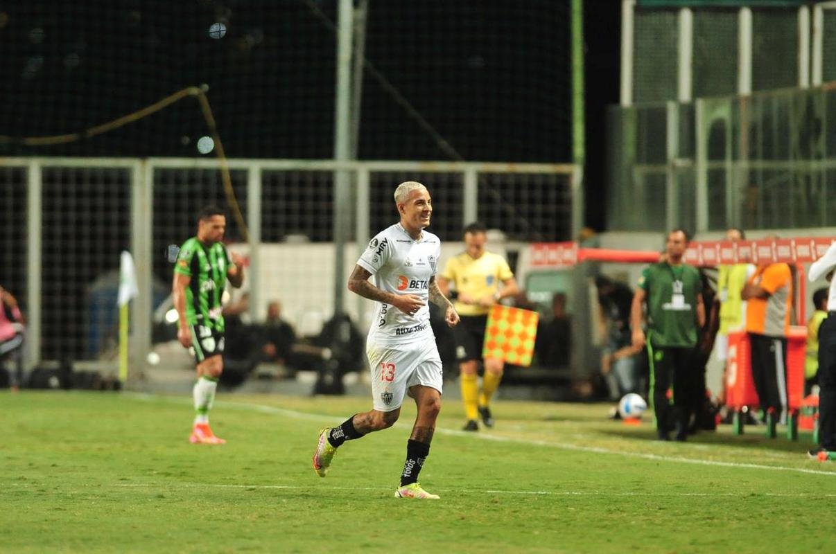 Fotos do gol de Arana, do Atltico, sobre o Amrica no clssico pela Copa Libertadores, no Independncia