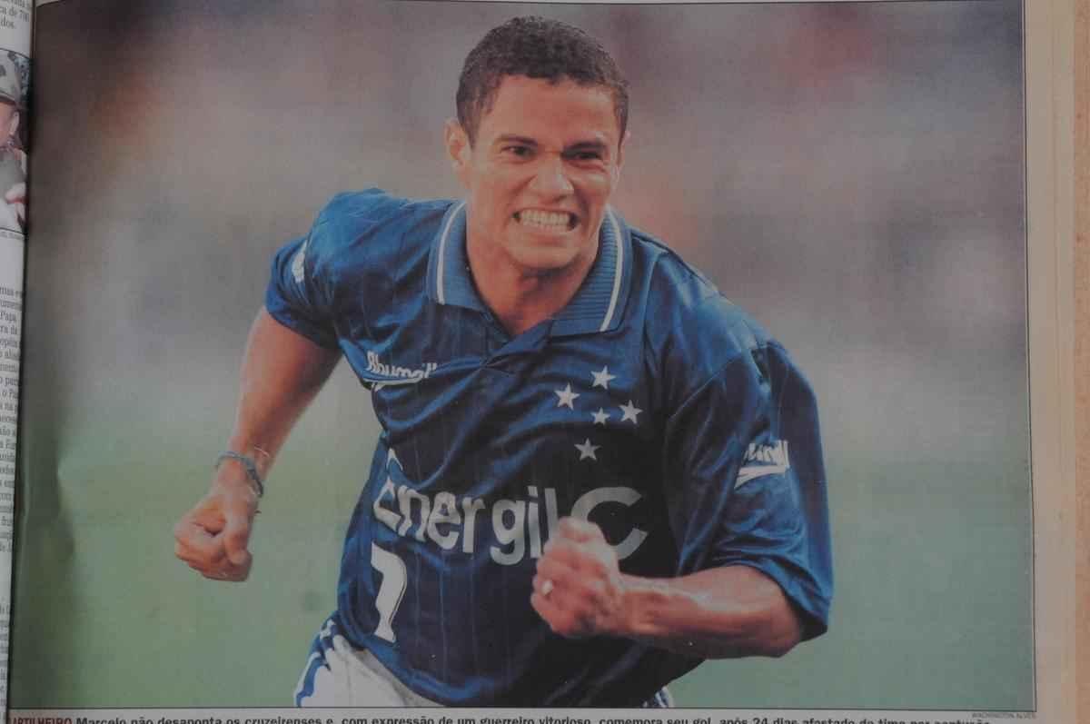 Recorde de pblico no Mineiro: pginas do jornal Estado de Minas sobre Cruzeiro 1x0 Villa Nova, em 1997. Estdio recebeu 132.834 pessoas na deciso do Campeonato Mineiro
