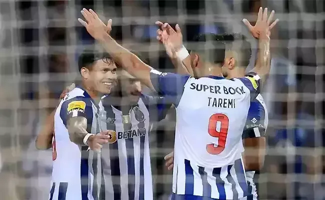 15 - Porto: 207 pontos