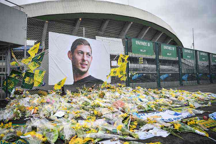 Em homenagem a Sala, Nantes aposenta camisa número 9