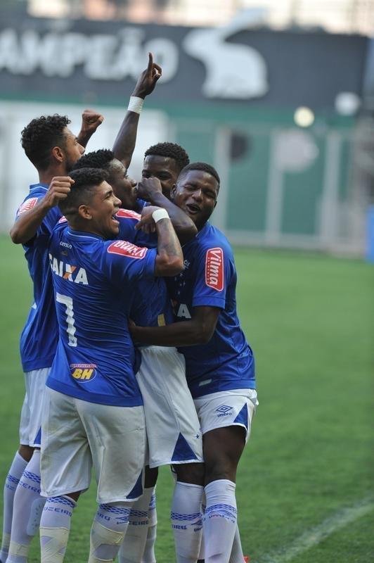 Imagens do jogo entre Cruzeiro e Coritiba, no Independncia, pela final do Campeonato Brasileiro Sub-20