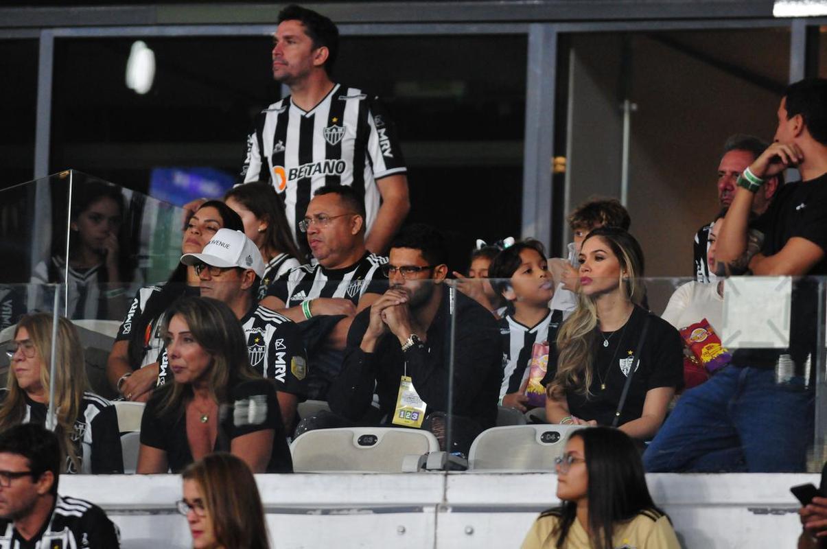 Reaes de Hulk e da torcida do Atltico no jogo com o Libertad