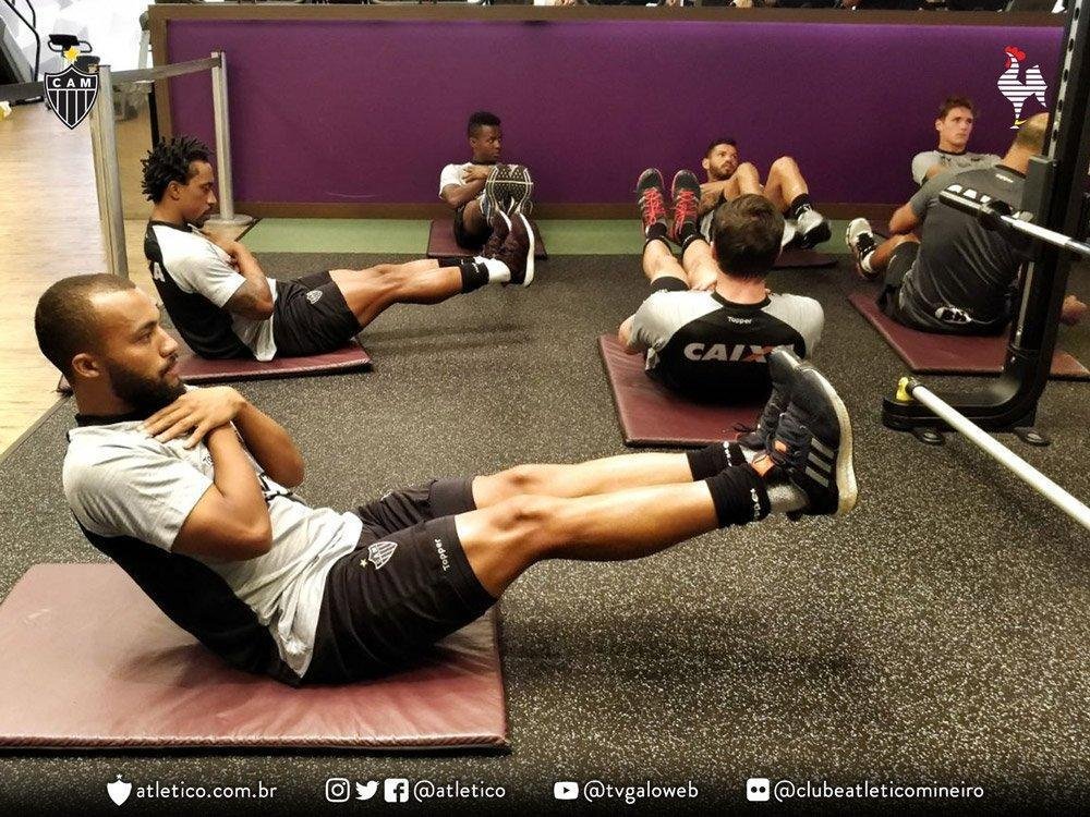 Jogadores iniciaram preparao para o clssico contra o Cruzeiro no dia seguinte  partida diante do Figueirense, pela Copa do Brasil