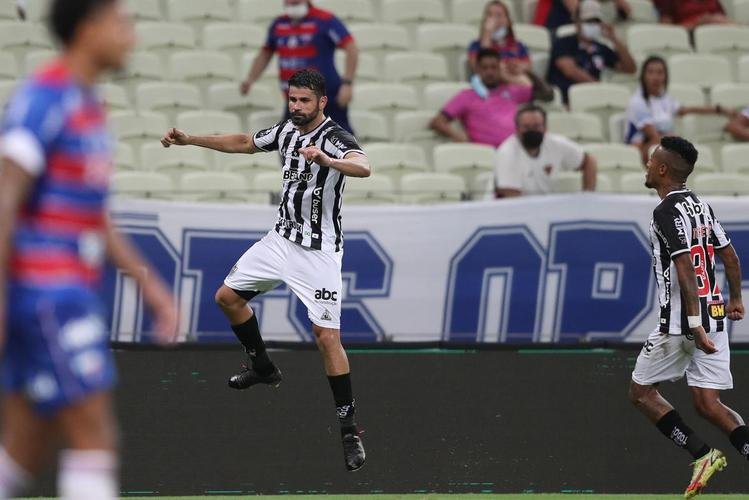 Diego Costa e Hulk marcaram os gols da vitória do Atlético por 2 a 1 sobre o Fortaleza, no Castelão