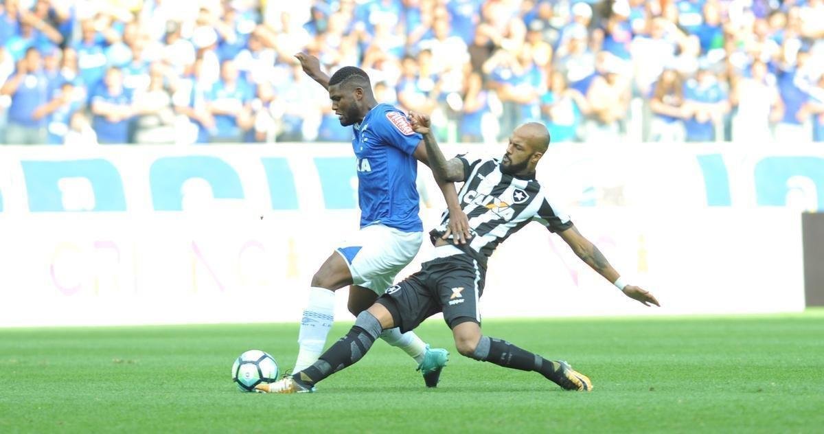 Nonoca, volante, 9 jogos disputados em 2017 e um jogo disputado em 2018