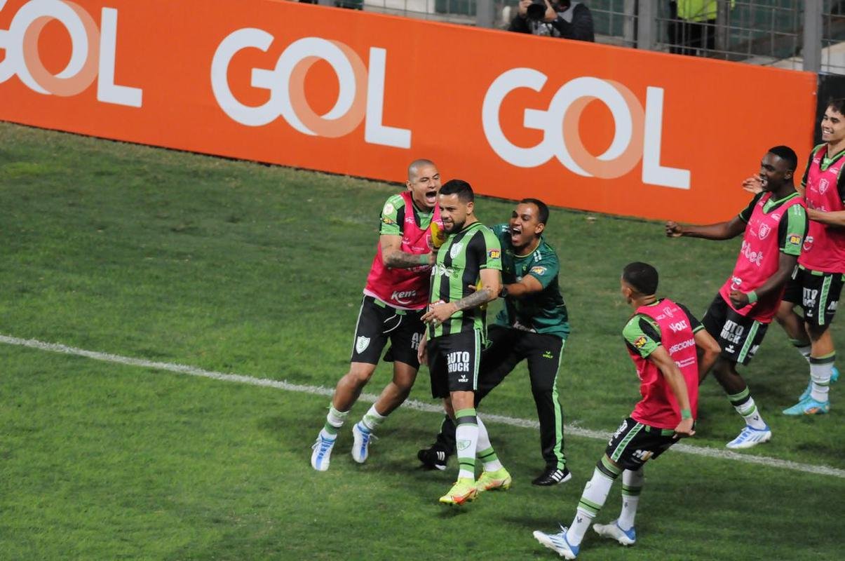 Amrica e Cuiab se enfrentaram, no Independncia, pela 9 rodada do Campeonato Brasileiro