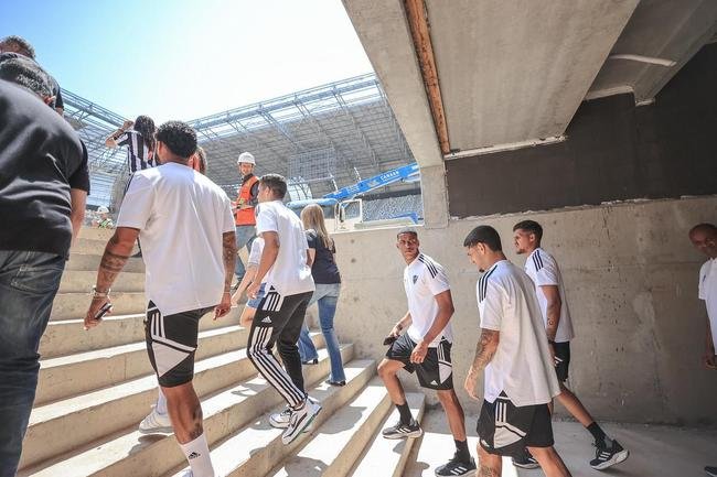 Na manh deste sbado (24/9), jogadores, comisso tcnica e diretoria do Atltico visitaram as obras da Arena MRV, futura casa do Galo.