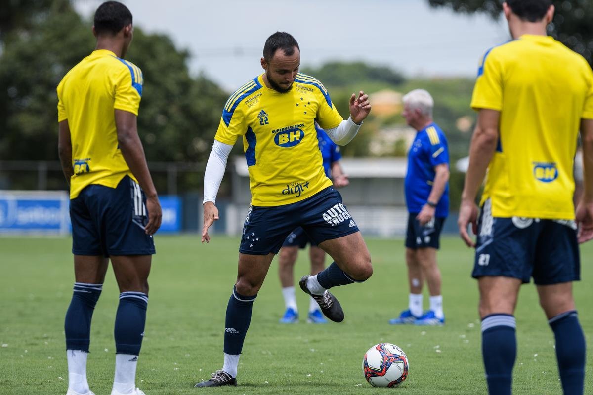 Treino do Cruzeiro nesta segunda-feira, na Toca da Raposa 2, em Belo Horizonte.