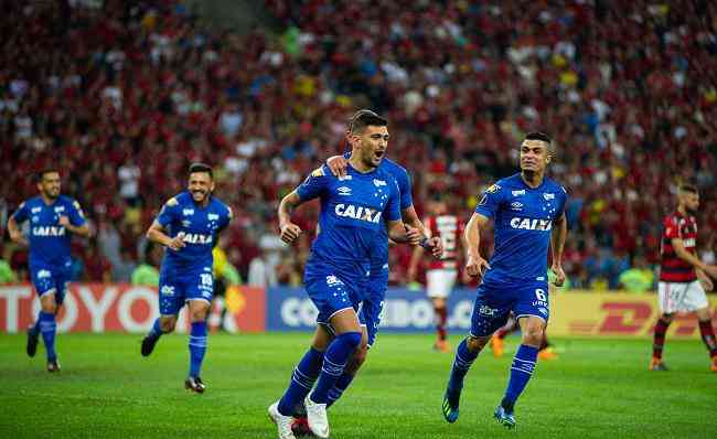 Arrascaeta atuava pelo Cruzeiro na ltima vez que o time venceu o Flamengo